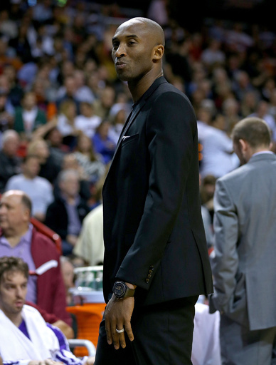 NBAオールスター先発メンバー発表、負傷のコービーも選出