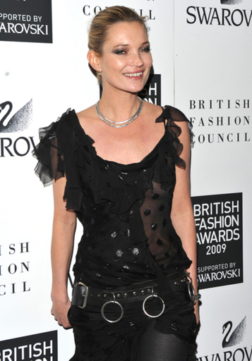 ケイト・モス、妊娠に向けて健康的な生活へ