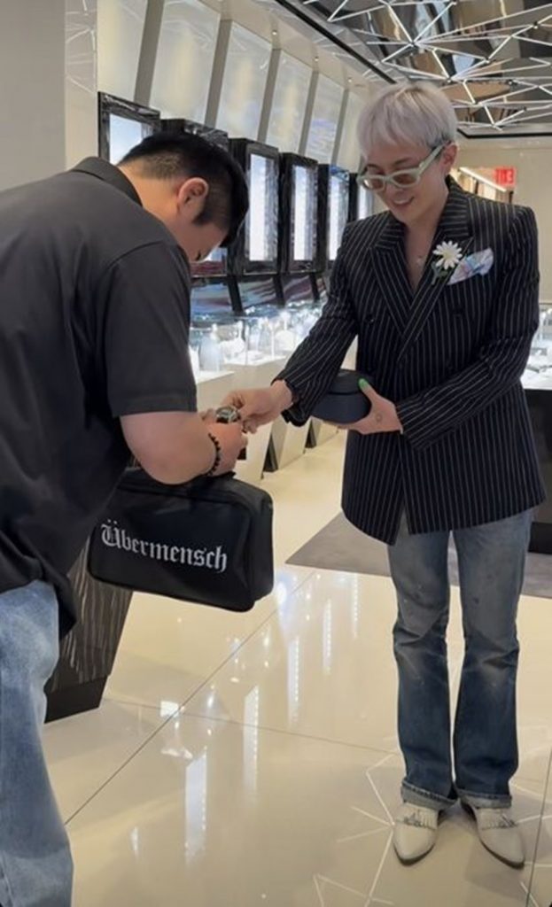 G-DRAGON SNSサブアカウント(c)NEWSIS