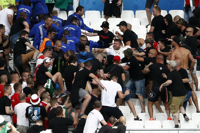 アイスランド対ハンガリーの試合前に乱闘騒ぎが発生 写真15枚 国際ニュース Afpbb News