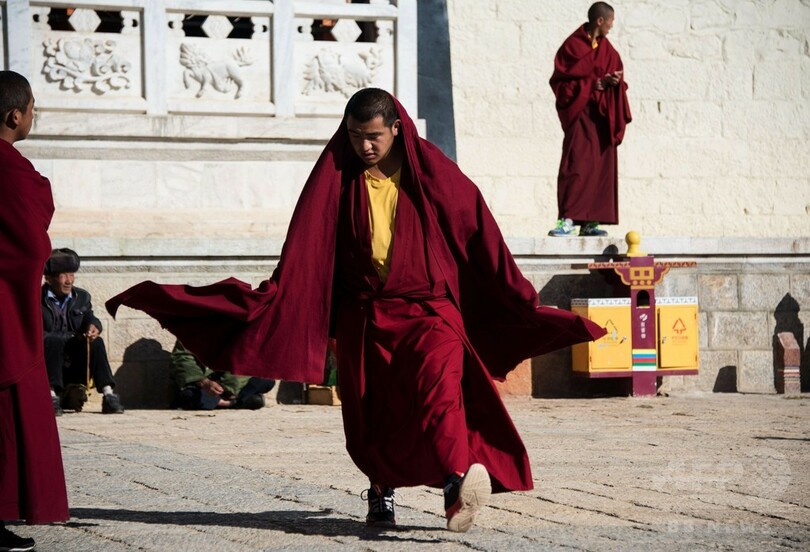チベット仏教寺院の日常風景、中国・雲南省