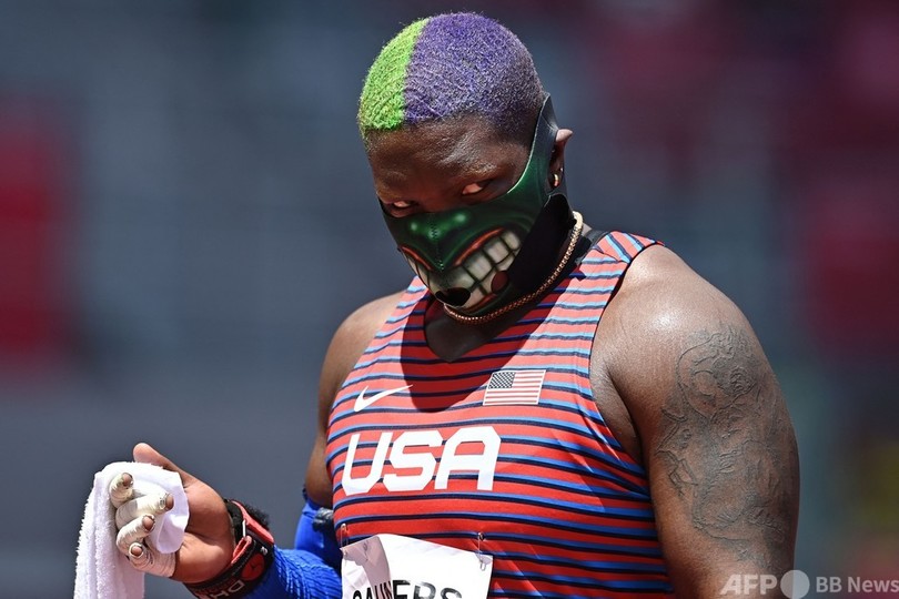 表彰台で抗議の選手、米五輪委は擁護