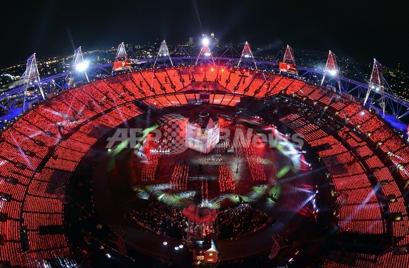 大きな鐘の音で幕開け、ボンドやMr.ビーンも登場 ロンドン五輪が開幕