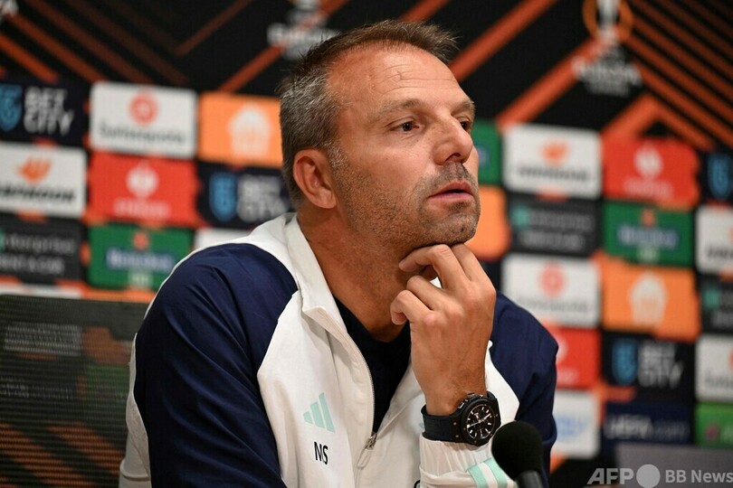 不振の名門アヤックス わずか4か月でスタイン監督が退任