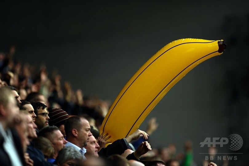 横浜マリノスのサポーターが人種差別行為