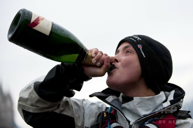 英女性冒険家、ボートと自転車で世界一周に成功 1677日