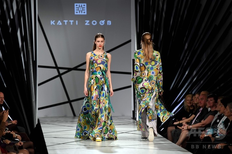 ブダペスト市内でファッションショー 地元デザイナーら新作披露 写真31枚 国際ニュース Afpbb News