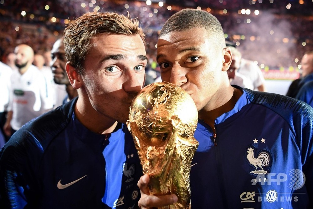 フランスがNL初勝利、試合後にW杯優勝セレモニー 写真20枚 国際