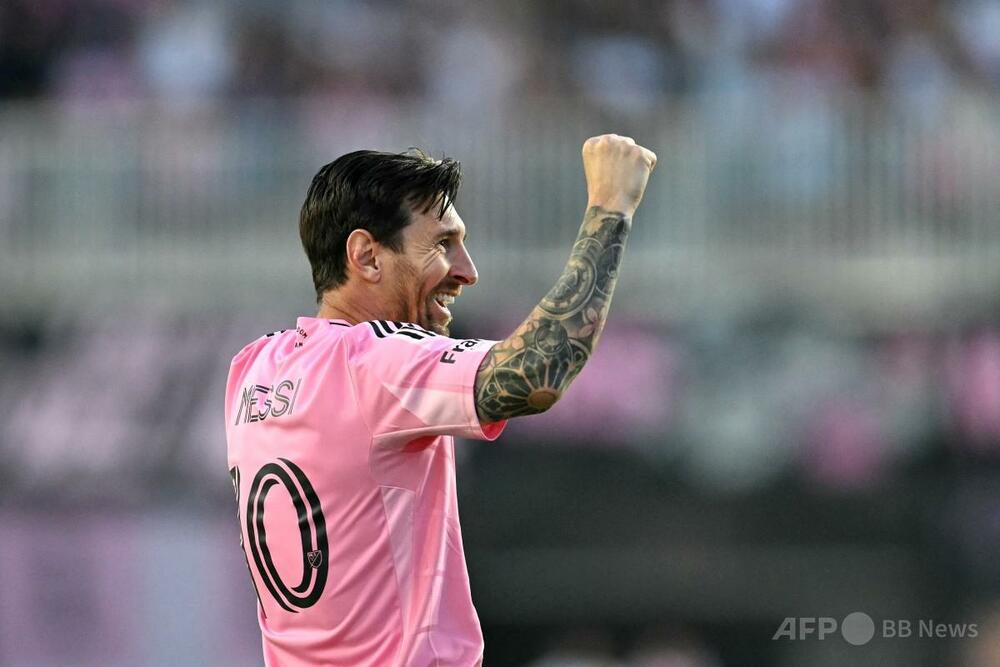 Lionel Messi Transfermarkt 世界150枚!Topps Merlin VAN PERSIE Auto