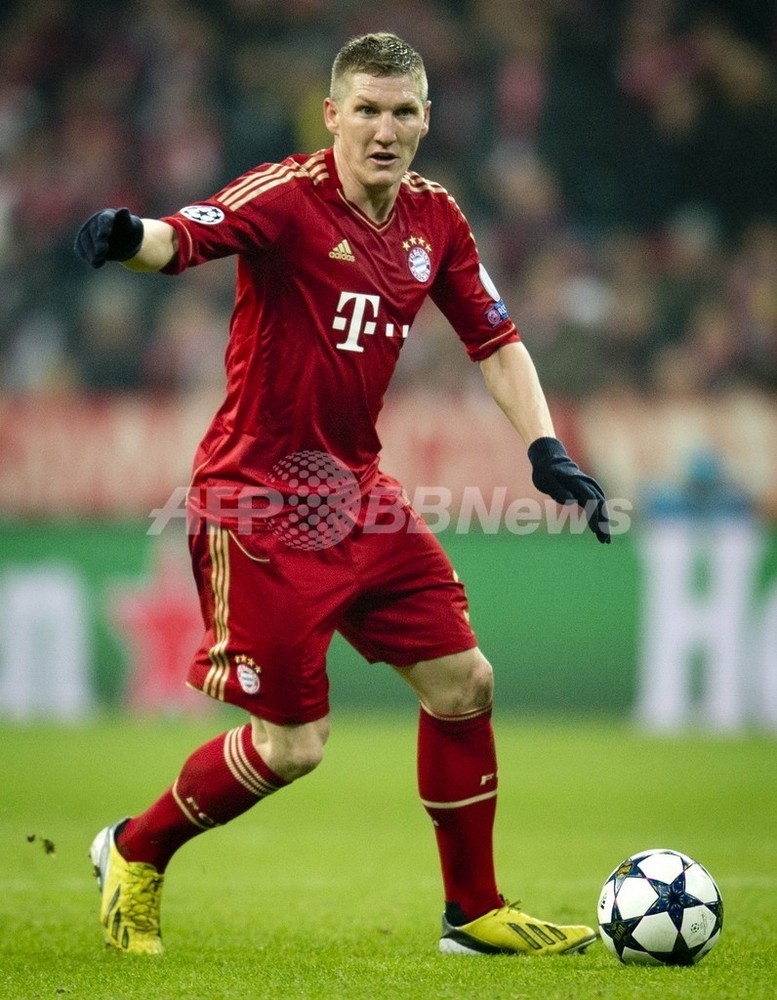 08-09 ドイツ代表　シュバインシュタイガー　新品紙タグ付き　ユニフォーム 08-09 ドイツ代表 シュバインシュタイガー 新品紙タグ付き