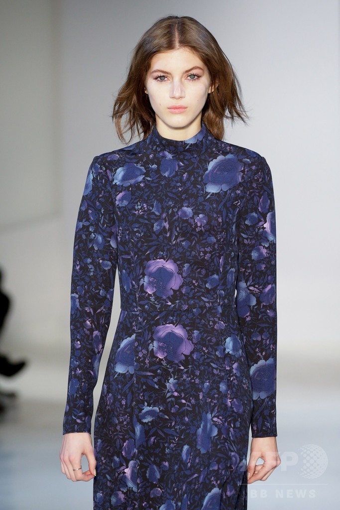 セクシー＆ロックなパーティスタイル、「ジル・スチュアート」15/16年秋冬