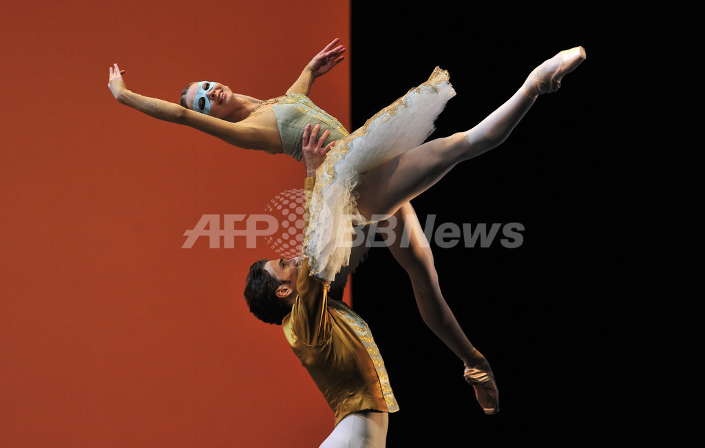 上野水香と高岸直樹 マラーホフのバレエ公演に登場 国際ニュース Afpbb News