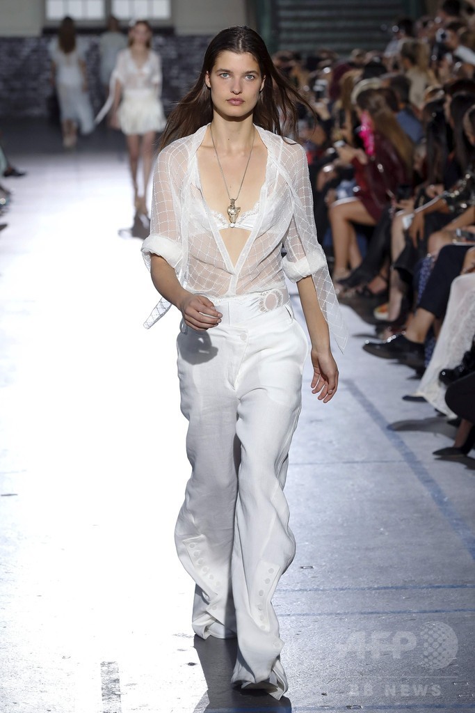 「ジョン・ガリアーノ」17年春夏