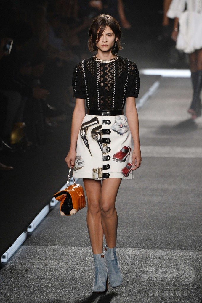 「ルイ・ヴィトン ファウンデーション」で初のショー、「ルイ・ヴィトン」15年春夏