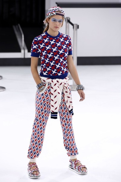 「シャネル」16年春夏コレクション