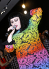 米ニューヨーク市内で行われたショッピング・イベント「ファッションズ・ナイト・アウト（FASHION&apos;S NIGHT OUT、FNO）」会期中にコスメティック・ブランドMAC（Make-up Art Cosmetics）の店舗でパフォーマンスを披露した歌手のベス・ディトー（Beth Ditto 、2011年9月8日撮影）。(c)AFP/Getty Images/Donna Ward