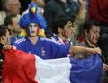試合開始を待つフランス代表のサポーター。(c)AFP/PAUL ELLIS
