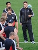 16日にハミルトン（Hamilton）で行われる2011年ラグビーW杯ニュージーランド大会（Rugby World Cup 2011）1次リーグA組第2戦で日本代表と対戦するニュージーランド代表（オールブラックス）が15日、最終調整を行った。

練習に姿を見せたリッチー・マッコウ（Richie McCaw、2011年9月15日撮影）。(c)AFP/WILLIAM WEST