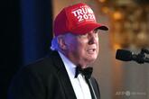 トランプ氏、発砲事件で中断の夕食会で演説 大統領3期目についてジョーク