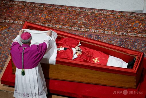 教皇の弔問者、3日間で約25万人 バチカン 写真8枚 国際ニュース：AFPBB