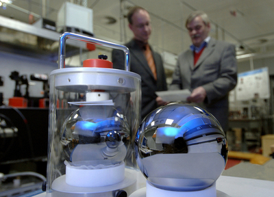 ドイツで進行中の「アボガドロ・プロジェクト」とは？