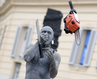 「世界一」のタトゥー男、ウィーンに現る