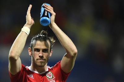 ベイルが3戦連発のウェールズが快勝、イングランド抑え首位通過