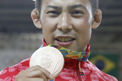 高藤が柔道男子60キロ級で銅メダル獲得、リオ五輪
