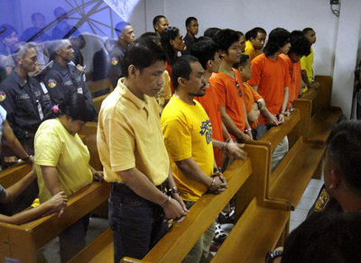 フィリピン、アブサヤフメンバー14人に終身刑