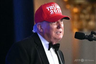 トランプ氏、発砲事件で中断の夕食会で演説 大統領3期目についてジョーク