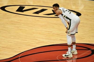 バックスがスイープでヒートに雪辱、カンファレンス準決勝へ