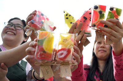 カラフルでポップなせっけん、仲間と協力のあかしで誇り 「職人」は障害ある23人