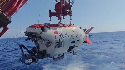 中国の有人潜水艇「蛟竜号」 深海4700mから生物5種を採取