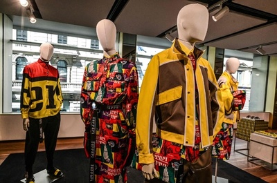 伊高級車メーカー、フェラーリ 初のファッションコレクション