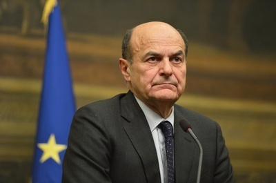 イタリア連立協議が難航、苦境のベルサーニ氏「精神病」発言も