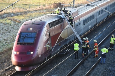 ベルギー・フランス間の高速列車で発火、全線が一時運行停止に