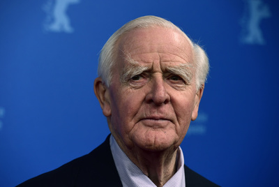 英作家ジョン・ル・カレ氏死去、89歳 スパイ小説の名手
