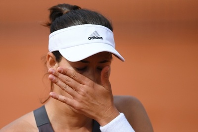 前回女王ムグルサが涙、全仏OPの「敬意欠く」観客に嘆き