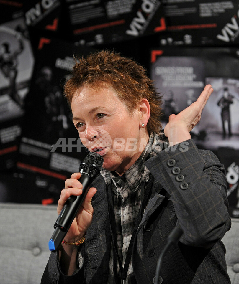 ルー・リードとローリー・アンダーソン、「犬のためのライブ」開催へ