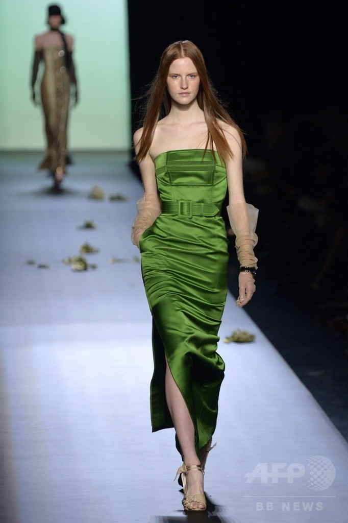 ナオミ・キャンベルもランウェイに、「ジャンポール・ゴルチエ」15年春夏オートクチュール