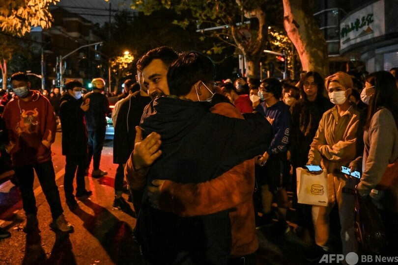 中国「ゼロコロナ」デモ発端の火災、親族5人亡くしたウイグル人男性