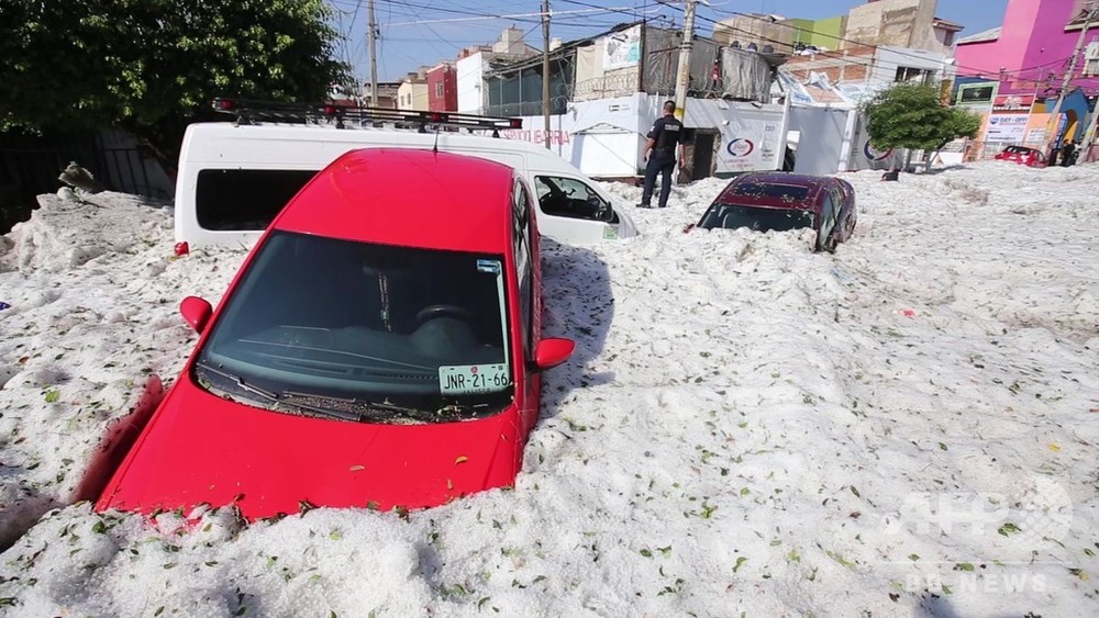 動画 メキシコの大都市で大量のひょう 最高で2m 押し流された車も 現地の映像 写真1枚 国際ニュース Afpbb News 動画 メキシコの大都市で大量のひょう 最高で2m 押し流された車も 現地の映像 写真1枚 国際ニュース Afpbb News