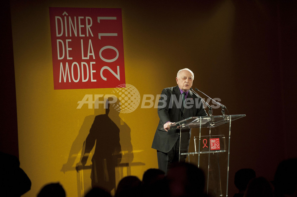 D・クルーガーやゴルチエら出席、パリでエイズ撲滅のチャリティパーティ