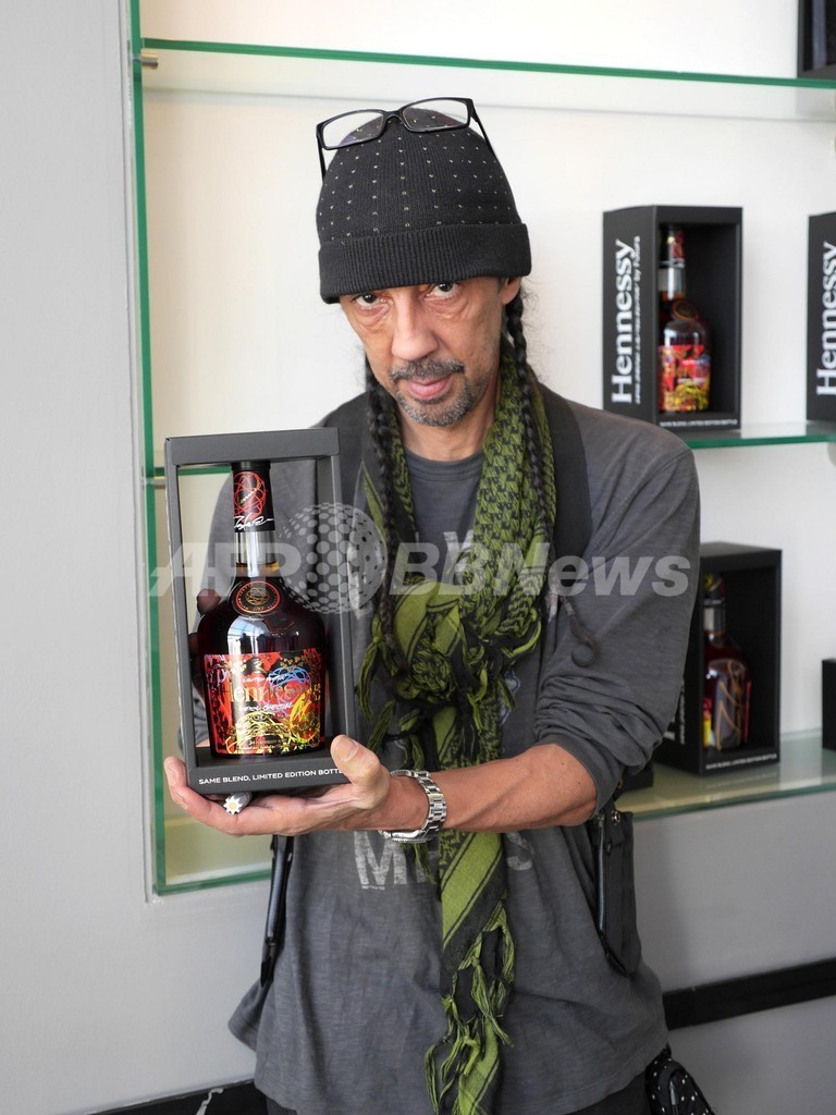 グラフィティアートの神「Futura」が手がけたヘネシー限定ボトル、日本