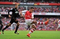 14-15イングランド・プレミアリーグ第8節、アーセナル（Arsenal）対ハル・シティ（Hull City）。先制点を挙げるアーセナルのアレクシス・サンチェス（Alexis Sanchez、2014年10月18日撮影）。(c)AFP/GLYN KIRK