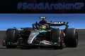 24F1第2戦サウジアラビアGP予選に臨むメルセデスAMGのルイス・ハミルトン（2024年3月8日撮影）。(c)JOSEPH EID/ AFP