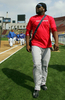 グランド入りするレッドソックスのデビッド・オーティス（%%David Ortiz%%）。(c)AFP/Getty Images/Jeff Gross