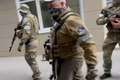 ロシア南部の都市ロストフナドヌー市内を歩く民間軍事会社ワグネルの創設者エフゲニー・プリゴジン氏。テレグラムに投稿された動画より（2023年6月24日提供）。(c)AFP PHOTO / HANDOUT / TELEGRAM / @razgruzka_vagnera