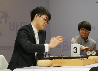 世界「七冠」の柯潔九段、初の棋聖獲得 中国囲碁三大タイトル