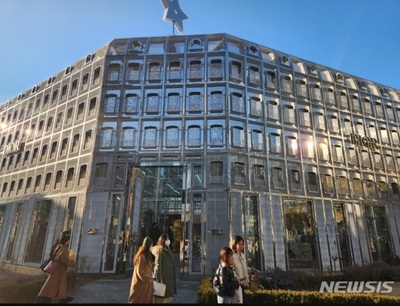 ポップアップストア激戦地・ソウル聖水洞…ディオールもポルシェも